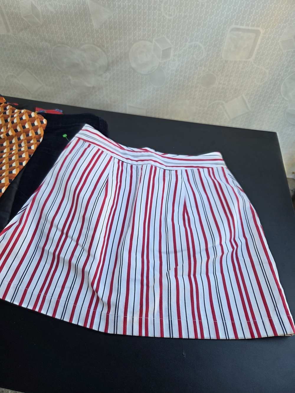 Forever 21 Red Lemon Print Button-Up - Picture 13 of 17